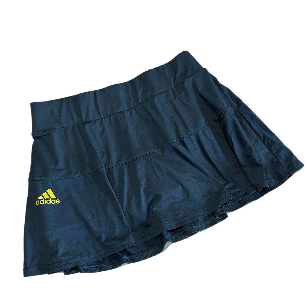 Adidas Tennis Skirt size Medium